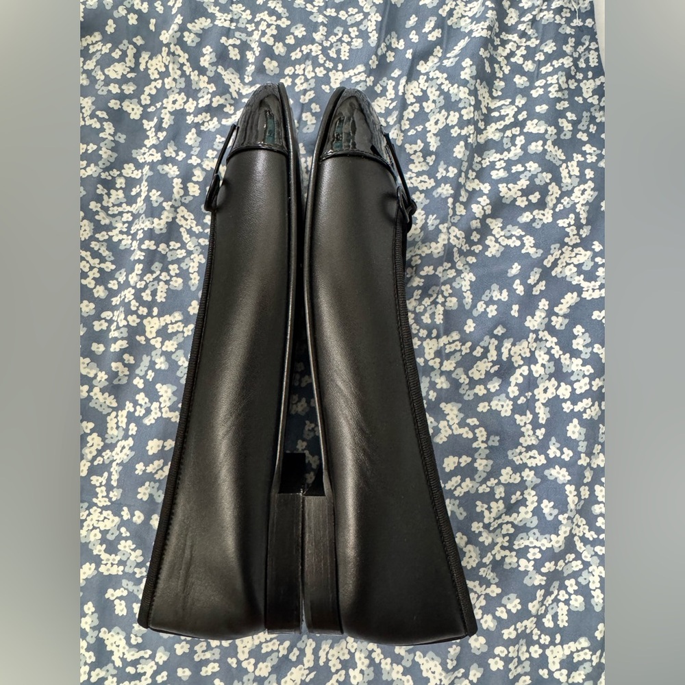 CHANEL Black Patent Cap-Toe Flats - Picture 4 of 11